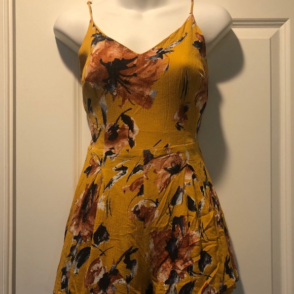 Romper - Picture 2 of 3